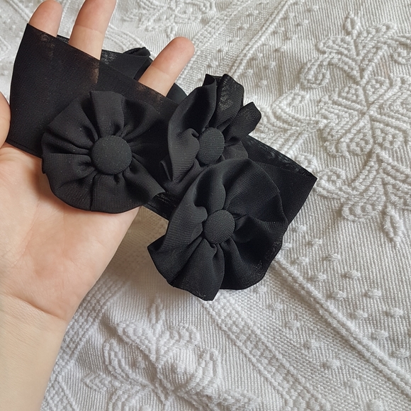 Sportsgirl Accessories - Sportsgirl Black Flower Headband